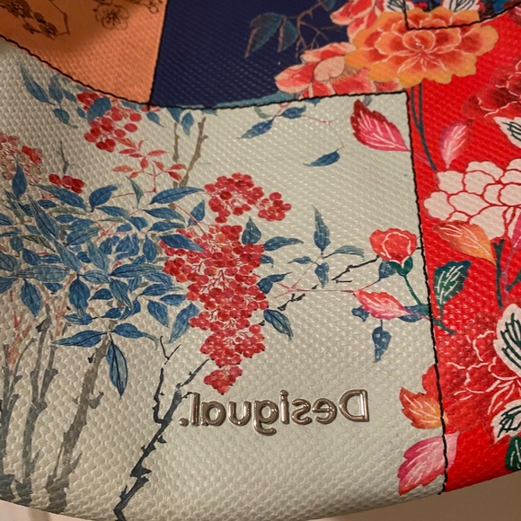 Vibrant leather patchwork style luxury Desigual purse - Picture 8 of 11